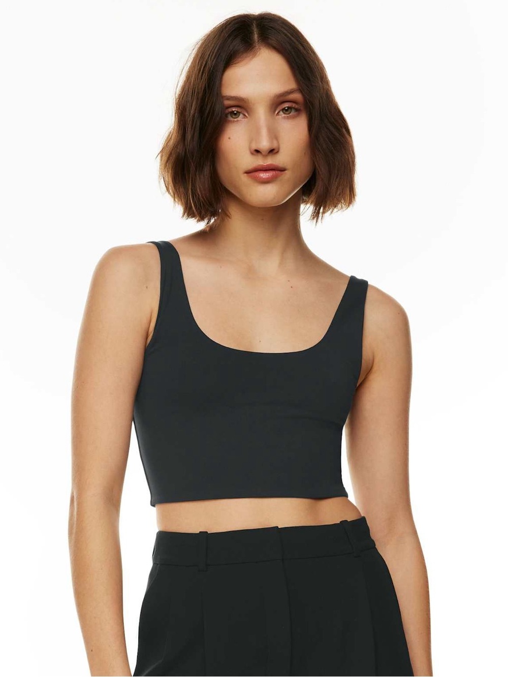 Aritzia Babaton Contour Scoopneck Tank in Black - Size Small